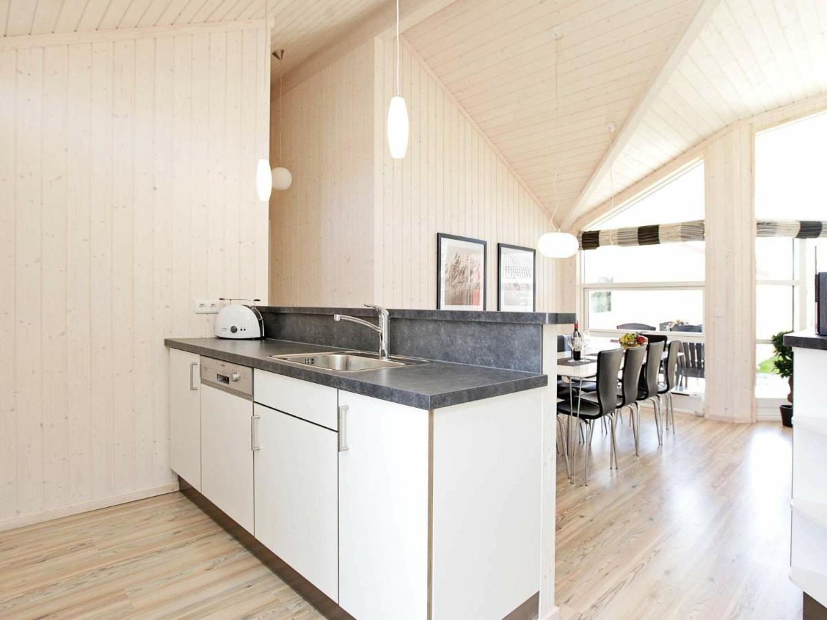 Four-Bedroom Holiday Home In Grossenbrode 1 Bagian luar foto