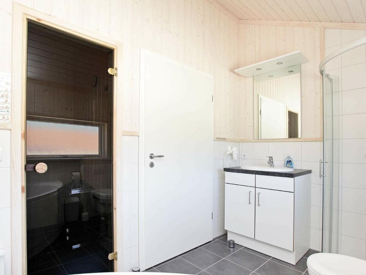Four-Bedroom Holiday Home In Grossenbrode 1 Bagian luar foto